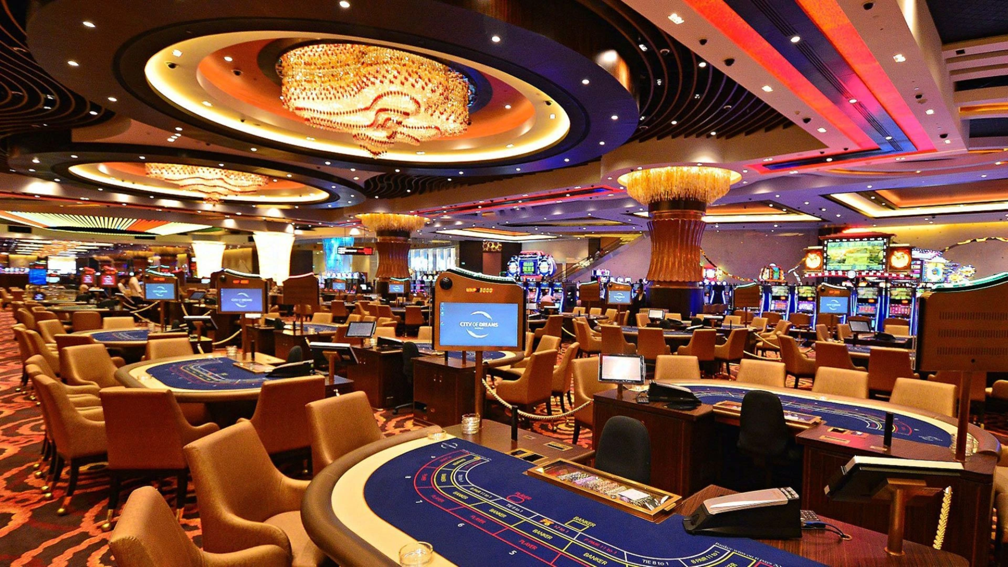 GQ-India-city-of-dreams-manila-casino (2)